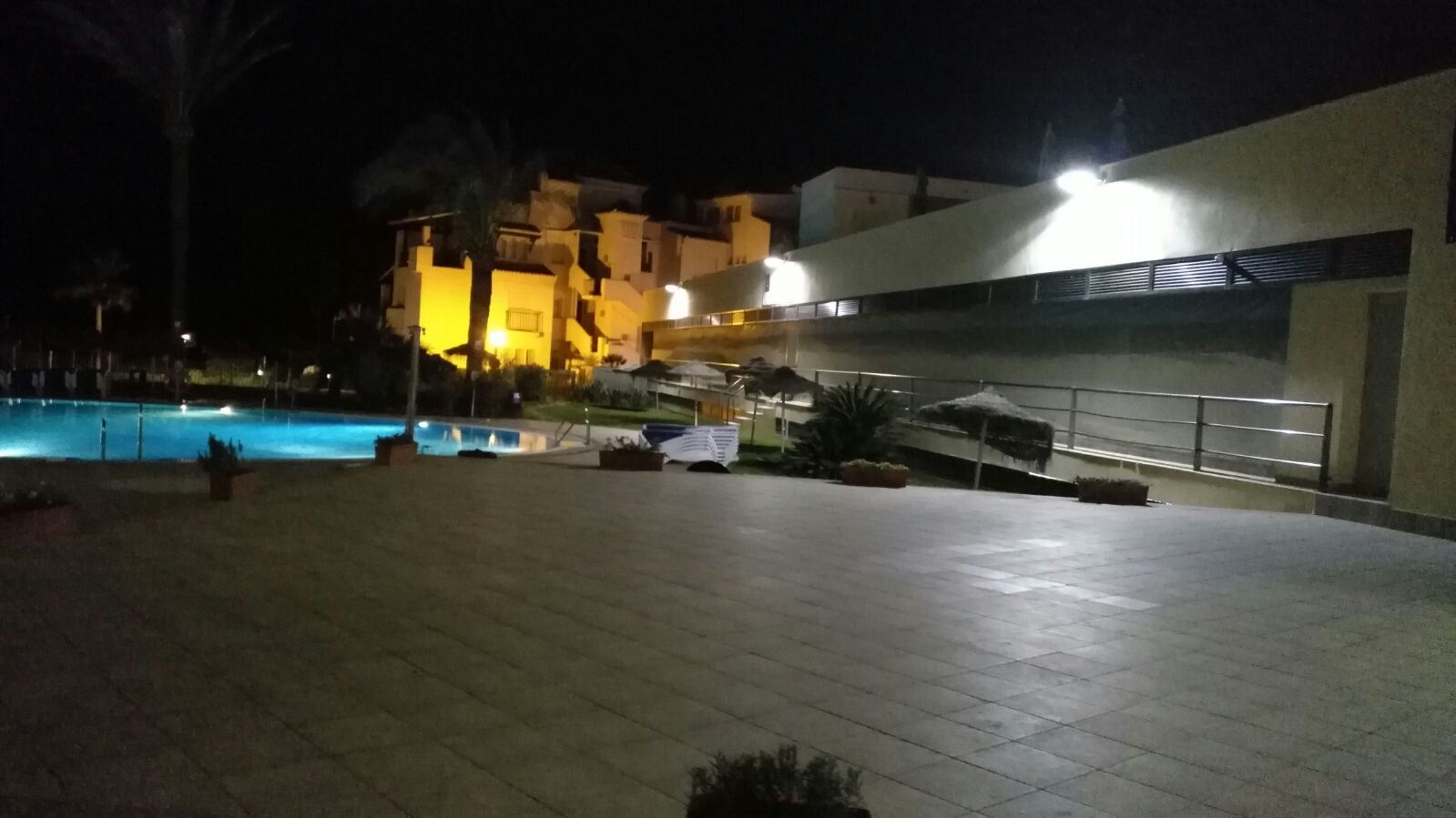 Iluminación LED piscinas de hoteles
