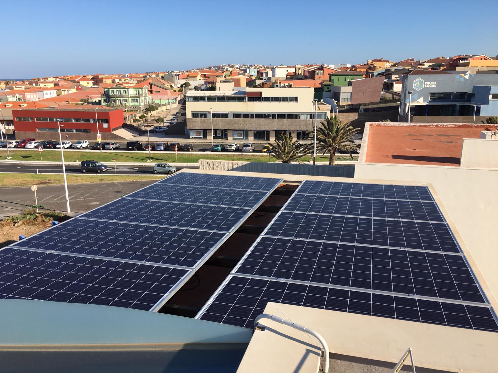 Placas solares en tejado instalación de 3.5 kW en Canarias
