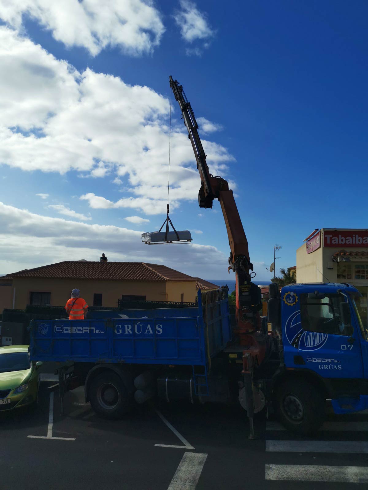 Instalación placas solares con grua LEDTSE
