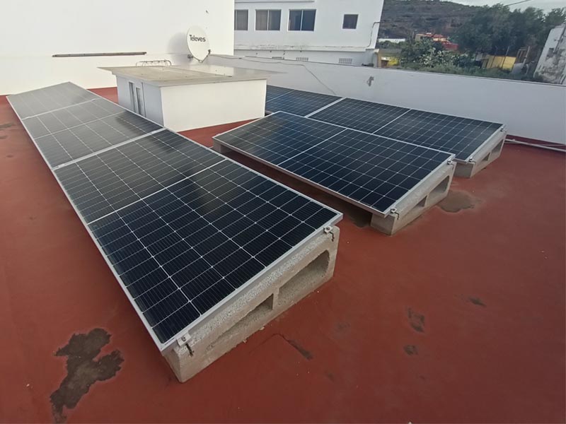 Paneles fotovoltaicos en Valsequilla