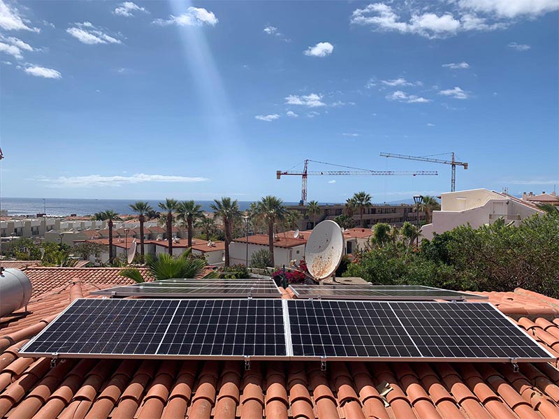 Instalación fotovoltaica en Costa Adeje