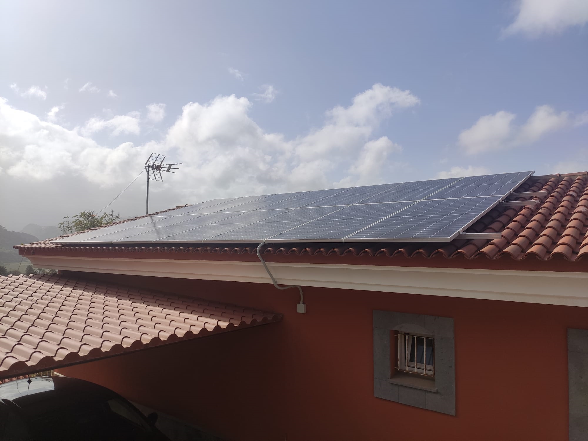 paneles-solares-pedro-perdomo-acedo-instalacion