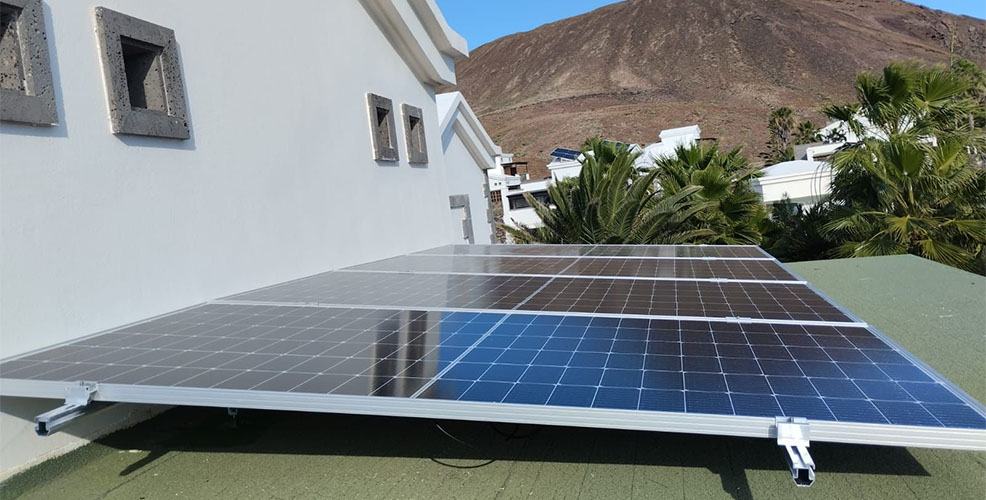 Instalación de paneles solares en Alisios