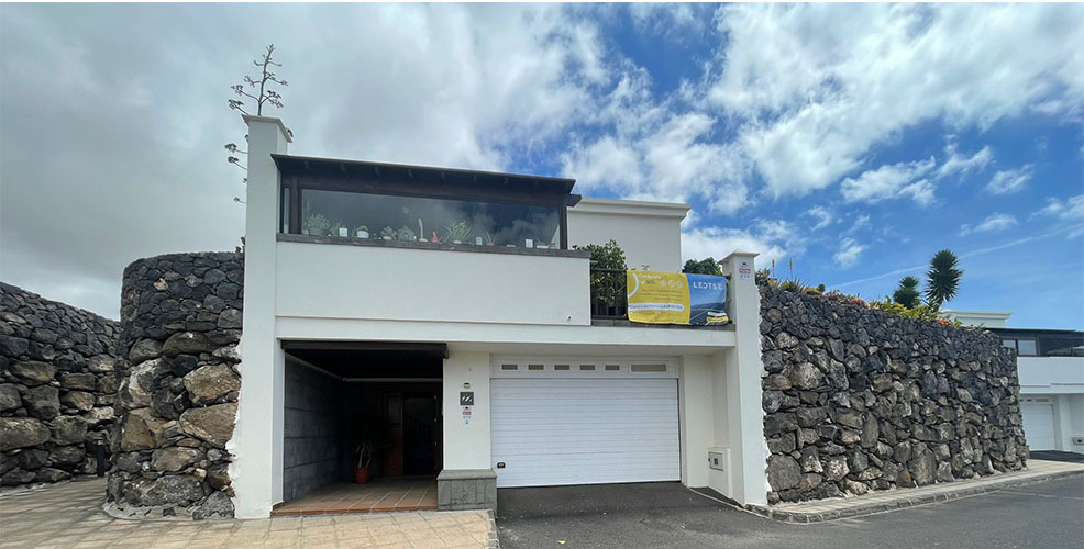 Instalación de paneles solares en Cordillera