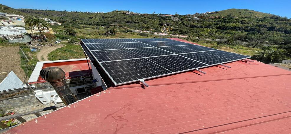 Instalación de paneles solares en Dragonal Alto