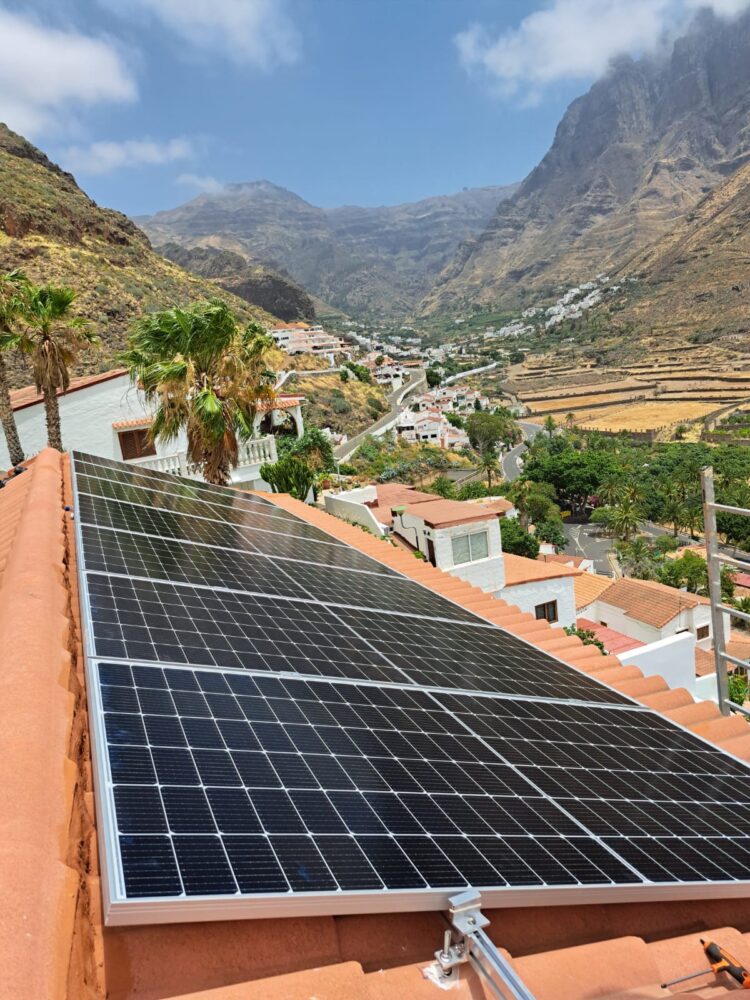 Placas solares en tejado Canarias