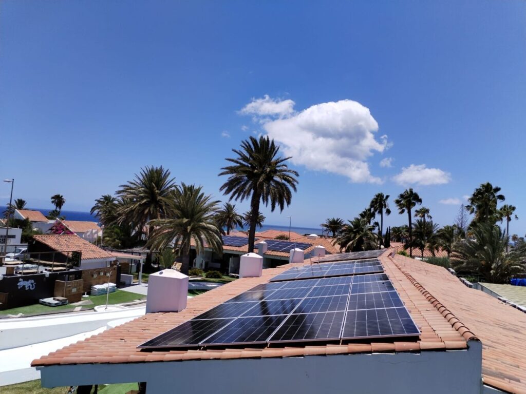 Placas solares en tejado Canarias