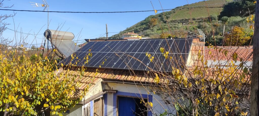 Paneles solares a dos aguas